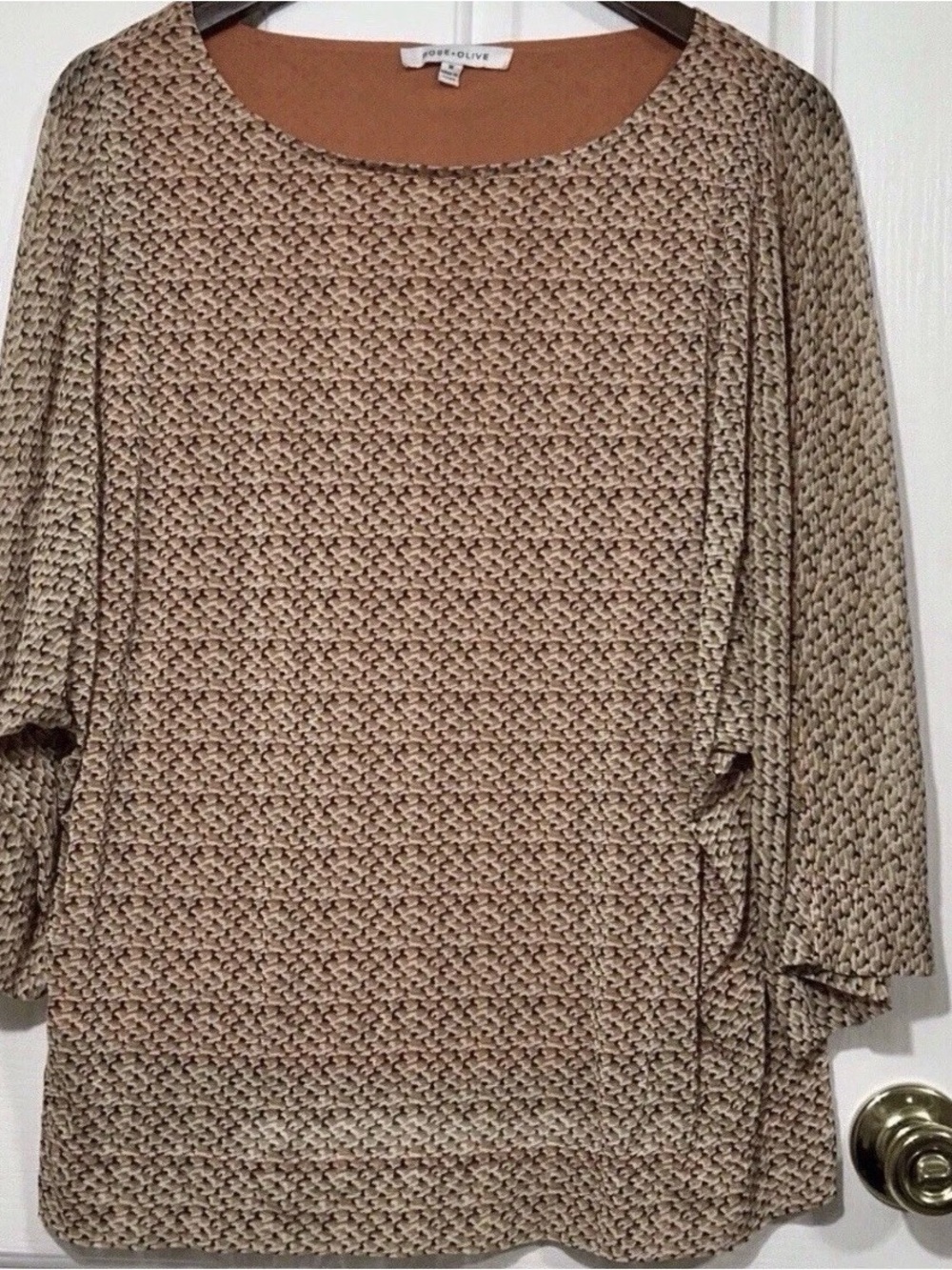 Rose + Olive Brown Geometric Blouse Medium M 3/4 Sleeve Scoop Neck Pleated Top
